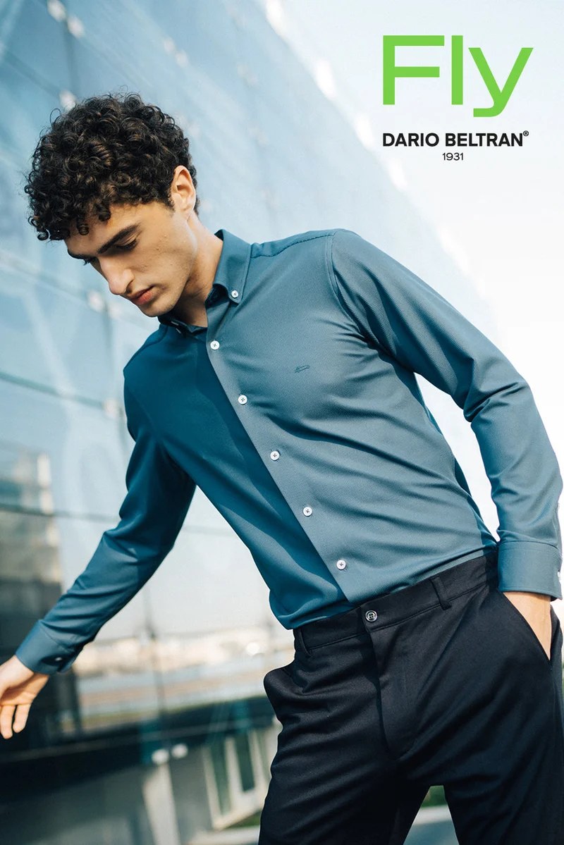 Camisa turquesa de Darío Beltrán